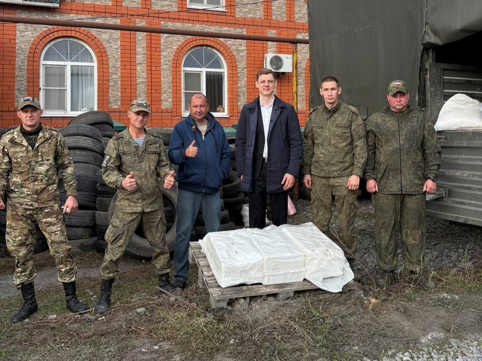 Зампред городской Думы передал гуманитарную помощь бойцам СВО