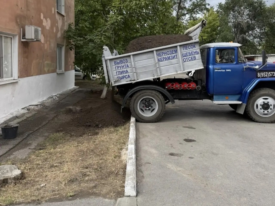 Вместе с жителями депутаты работают над улучшением дворов