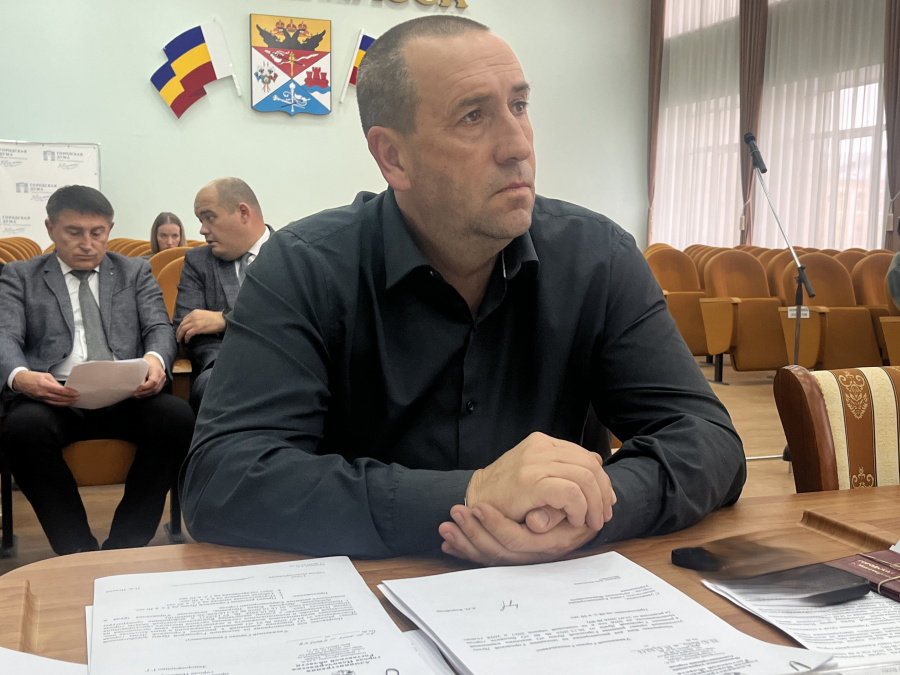 Депутат содействует решению повседневных вопросов жителей Донского