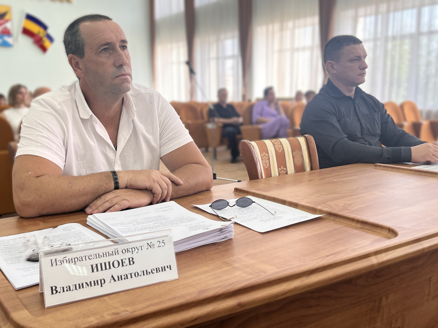 Сфера ЖКХ получила от депутатов более 2,6 миллионов рублей