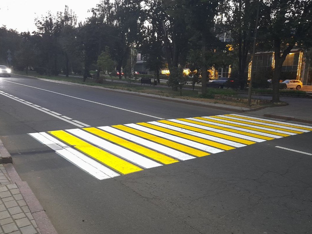 Депутат содействует в обустройстве пешеходного перехода на территории своего округа