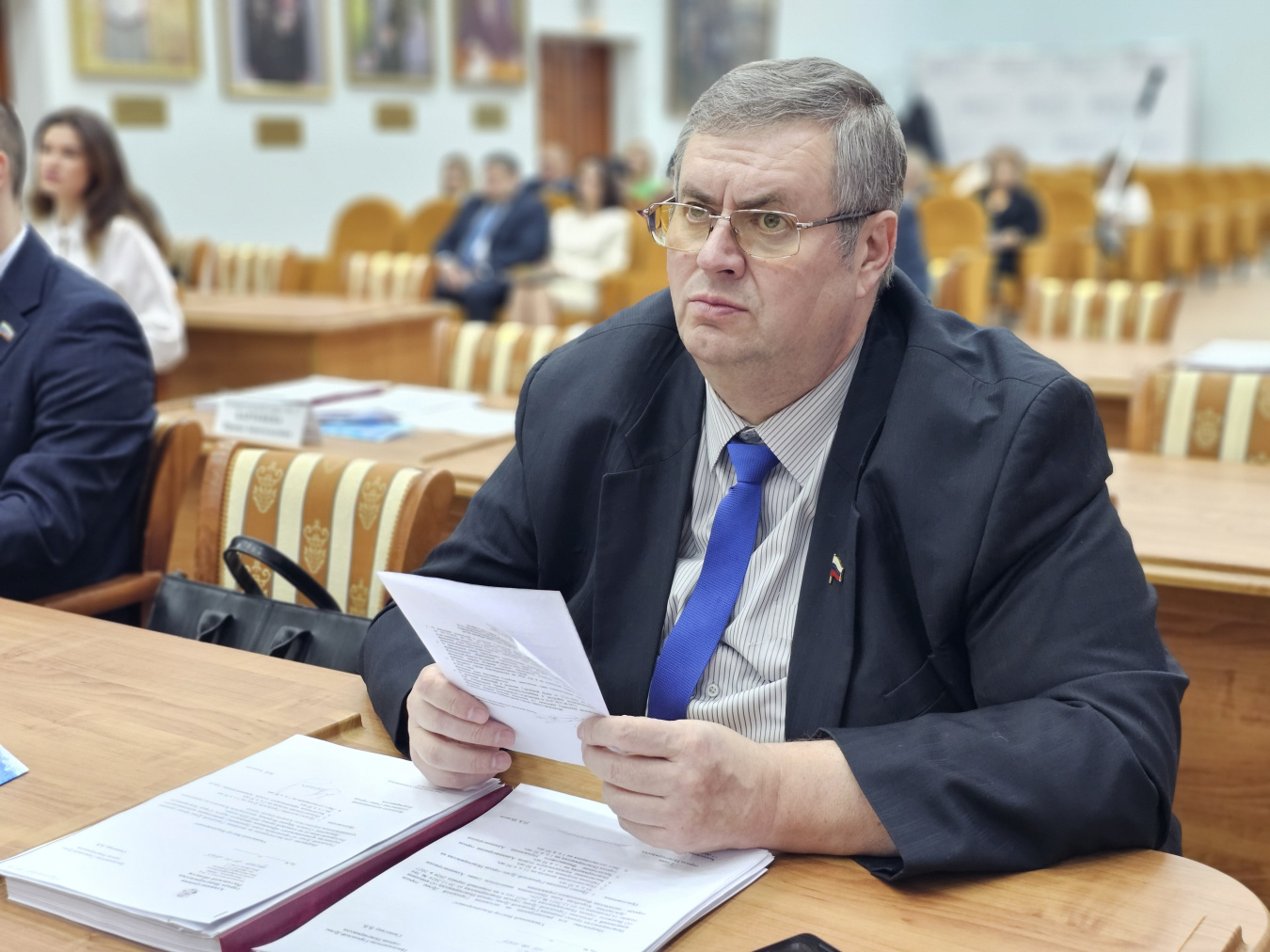 Депутаты ищут возможности ускорить начало ремонта дороги на Луговой