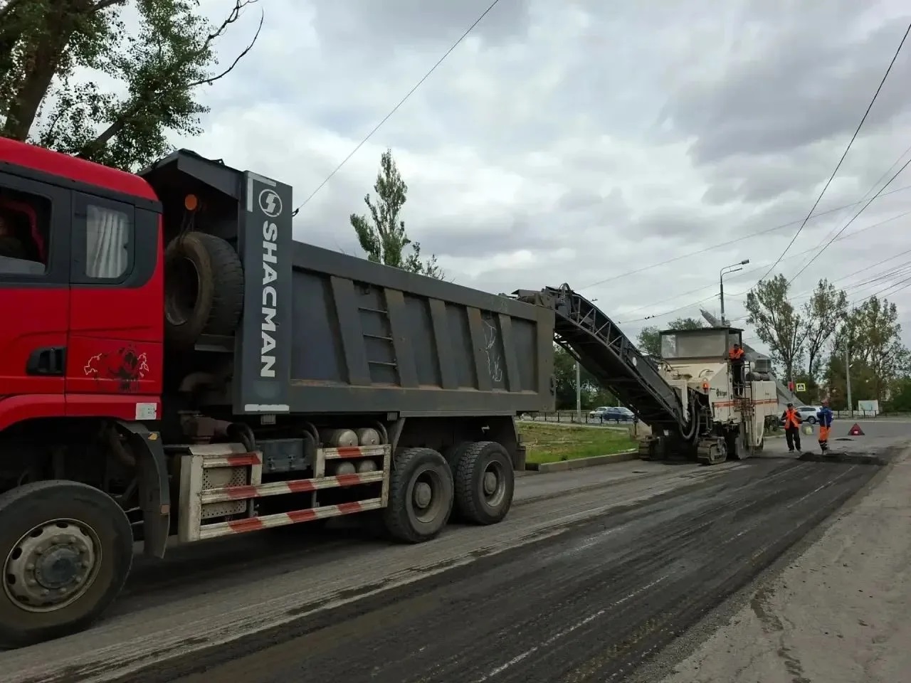 В Новочеркасске идёт восстановление дорожного покрытия  