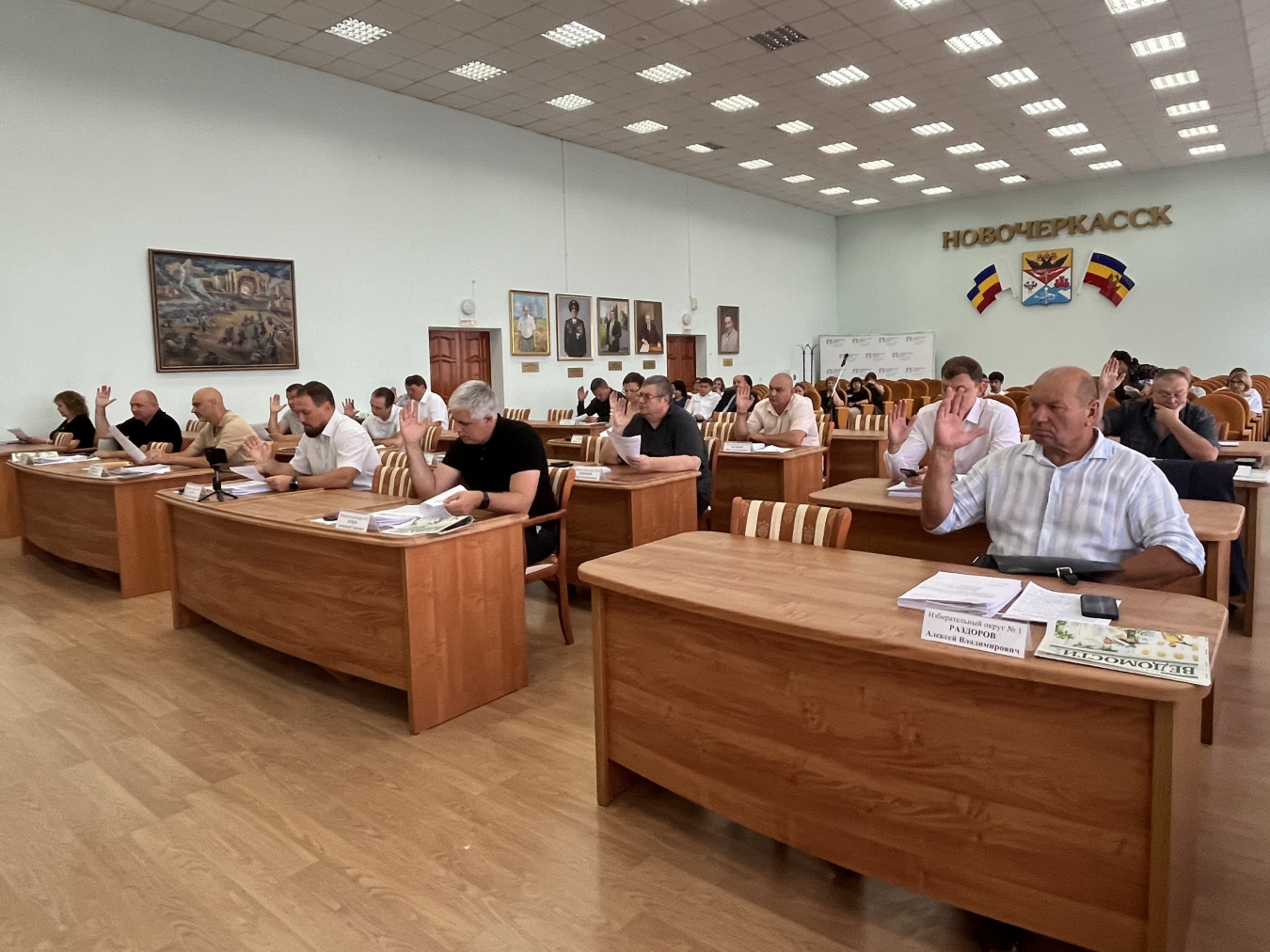 Депутаты помогли образовательным учреждениям подготовиться к новому учебному году