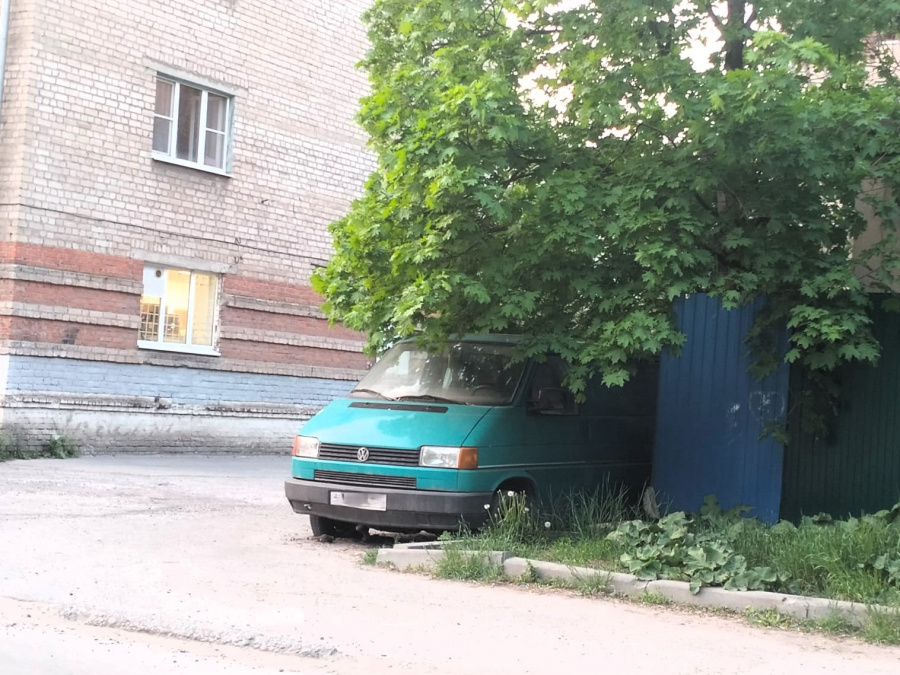 Новочеркасские депутаты обсуждают возможности эвакуации бесхозного транспорта 