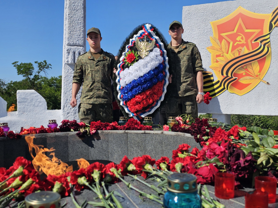 Новочеркасск почтил память павших в Великой Отечественной войне Новочеркасск почтил память павших в Великой Отечественной войне