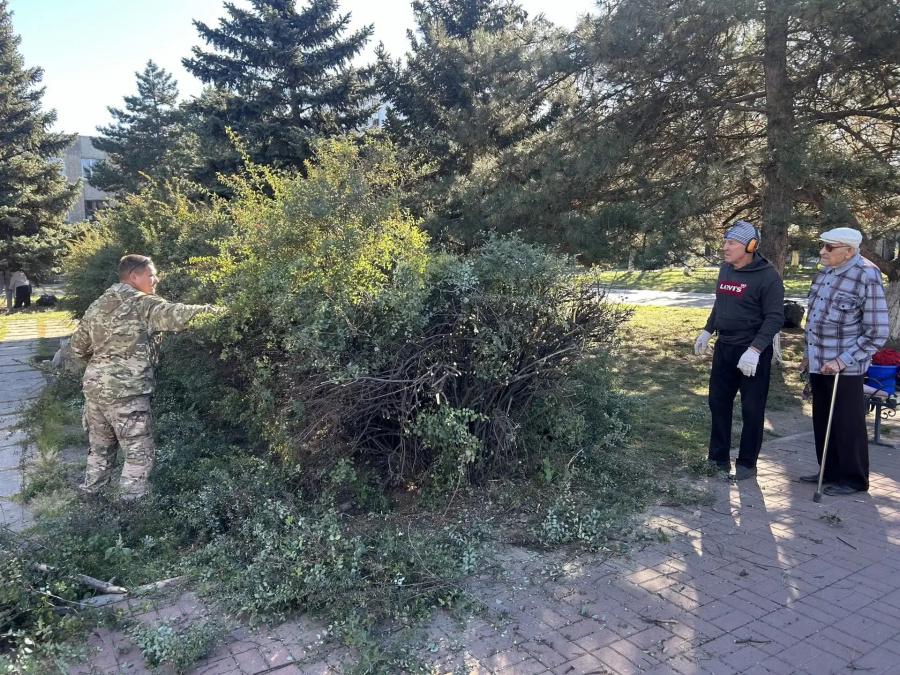 Депутат поддержал субботник в микрорайоне Донской