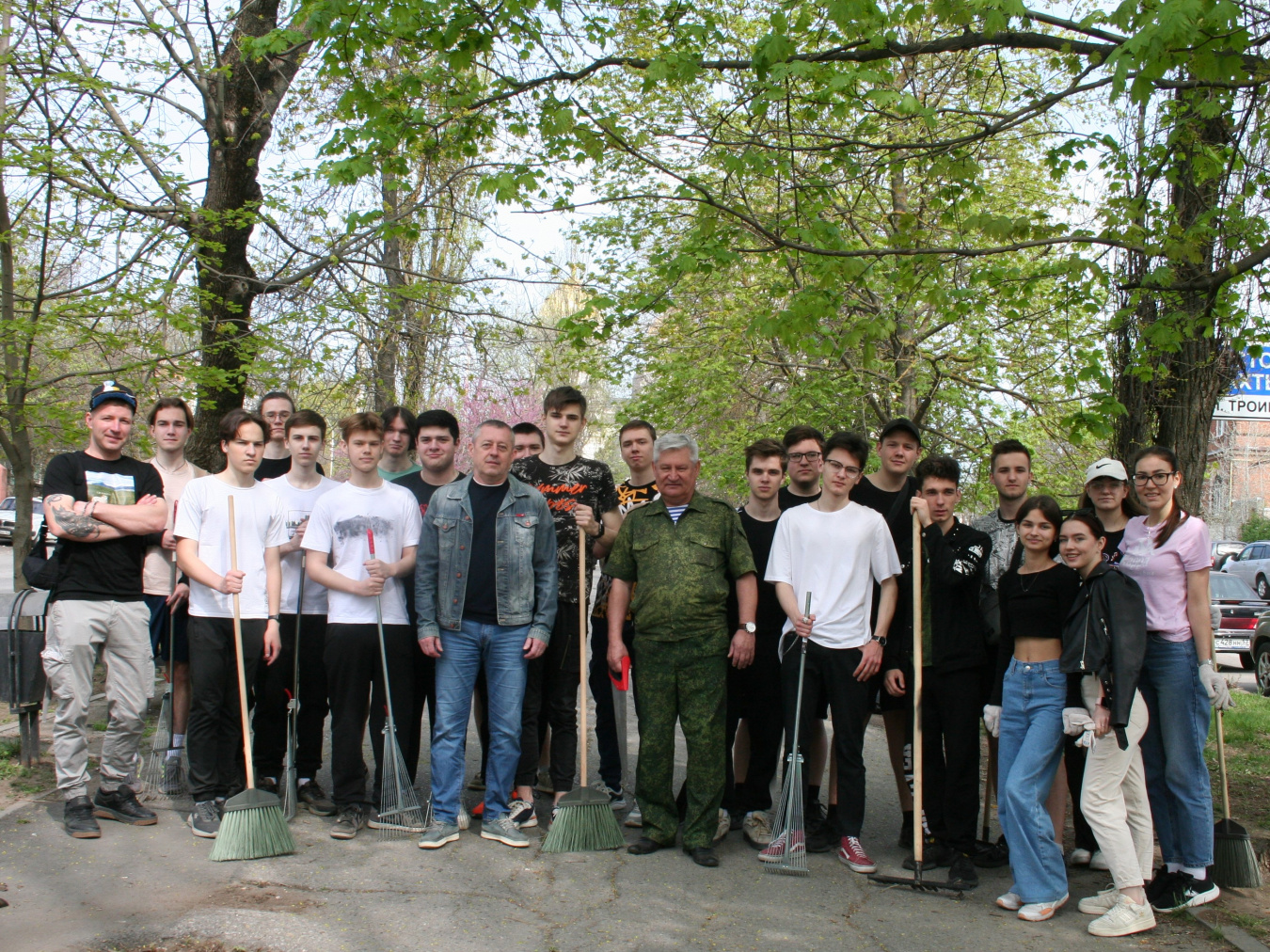 Глава города принял участие в весеннем месячнике благоустройства